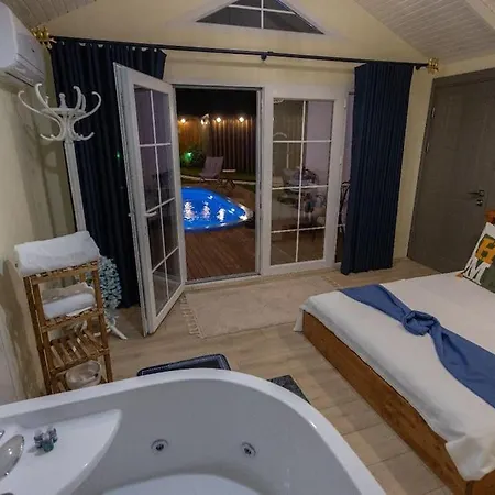 Villa Marine House 3 Sicak Havuz Ve Jakuzili